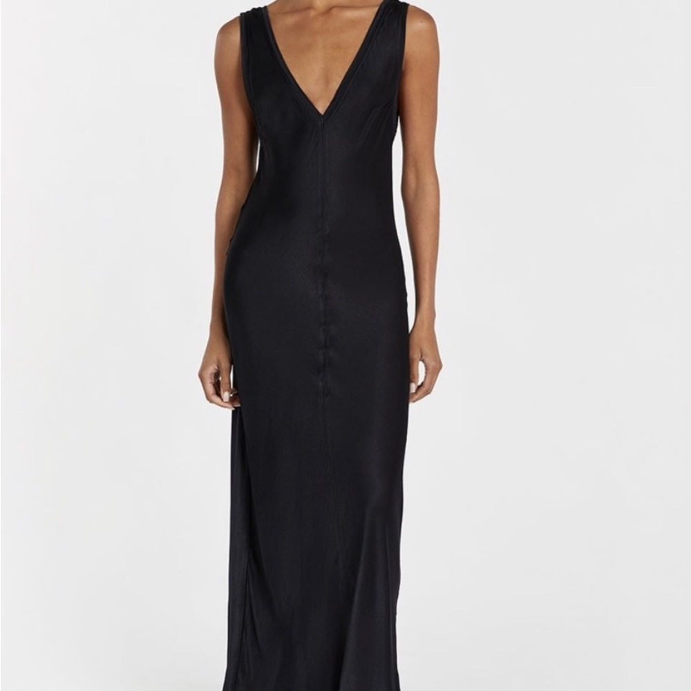 DISSH Black Backless V-Neck Maxi Dress